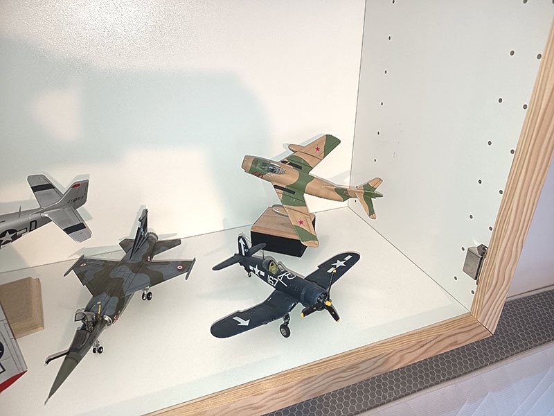 Wall display case